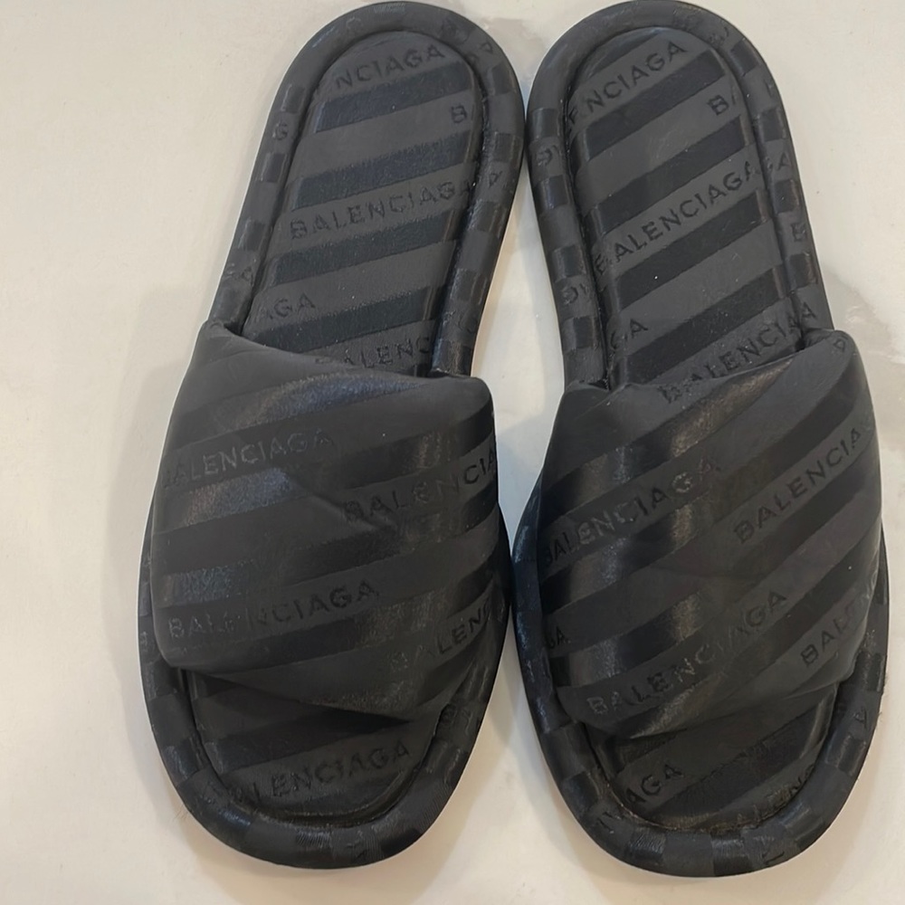 100% balenciaga hotel slides